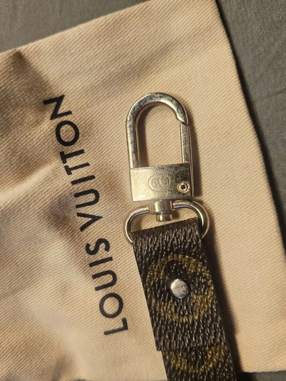 NEW - Louis Vuitton Dragonne Key Holder Key Chain LV Monogram Brown + Dust Bag